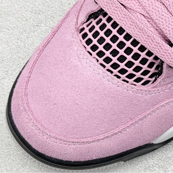 Jordan 4 RetroOrchid (Women's) - Picture 6 of 9